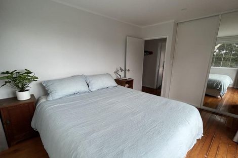 Photo of property in 56 Valley View Road, Glenfield, Auckland, 0629