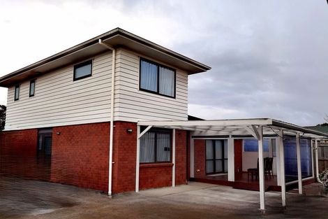 Photo of property in 125 Riverpark Crescent, Henderson, Auckland, 0610