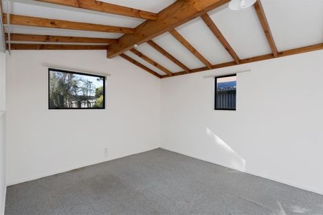 Photo of property in 8 Mcfaddens Road, St Albans, Christchurch, 8052