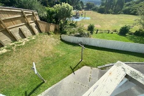 Photo of property in 3b Peckham Grove, Tawa, Wellington, 5028