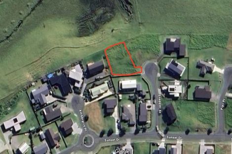 Photo of property in 5 Snapper Street, Baylys Beach, 0377