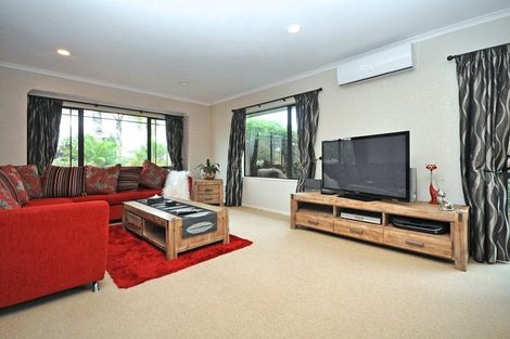Photo of property in 14 Blackwood Drive, Wattle Downs, Auckland, 2103