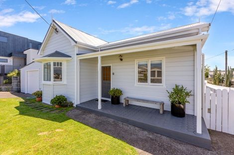 Photo of property in 19 Beach Street, Fitzroy, New Plymouth, 4312