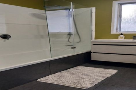 Photo of property in 6 Pankhurst Place, Sunnyvale, Auckland, 0612