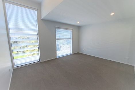 Photo of property in 24 Memorial Park Lane, Hobsonville, Auckland, 0618