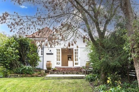 Photo of property in 2 Royds Street, Fendalton, Christchurch, 8014