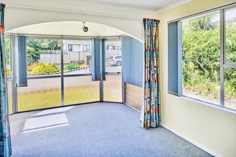 Photo of property in 5 Apple Terrace, Ranui, Porirua, 5024