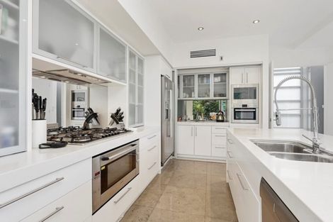 Photo of property in 23c Cathedral Place, Parnell, Auckland, 1052