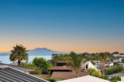 Photo of property in 2/331 Beach Road, Campbells Bay, Auckland, 0630