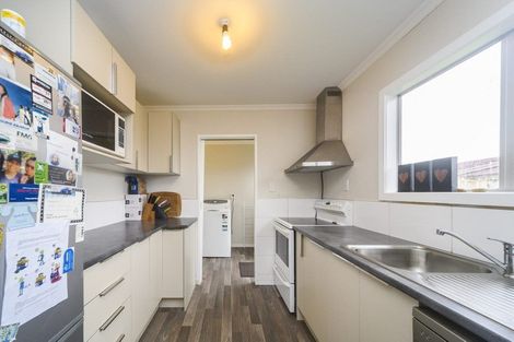 Photo of property in 38 Suzanne Grove, Kelvin Grove, Palmerston North, 4414