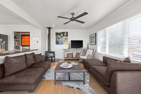 Photo of property in 243 Clifton Road, Te Awanga, 4102