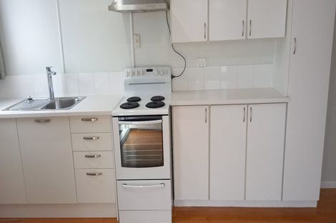 Photo of property in 512 Te Atatu Road, Te Atatu Peninsula, Auckland, 0610