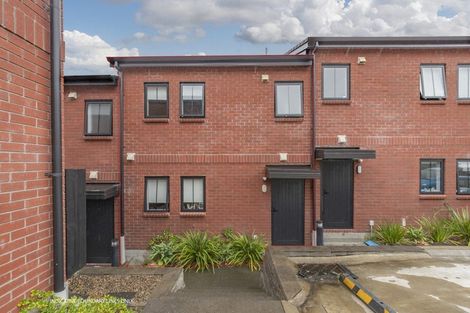 Photo of property in 14/15 Sunhill Road, Sunnyvale, Auckland, 0612