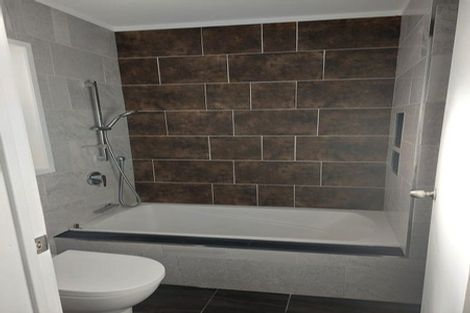 Photo of property in 33 Central Park Drive, Te Atatu South, Auckland, 0610