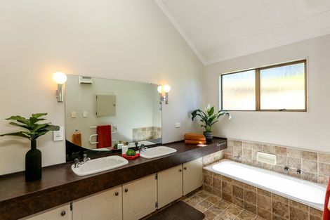 Photo of property in 1042 Carrington Road, Hurworth, New Plymouth, 4371