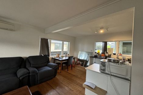 Photo of property in 9 Huruhuru Road, Massey, Auckland, 0614