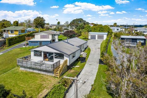 Photo of property in 11 Foster Crescent, Snells Beach, 0920