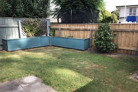 Photo of property in 2/7 Phillips Place, Havelock North, 4130