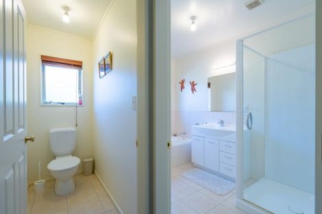 Photo of property in 35 Campion Road, Waikanae Beach, Waikanae, 5036