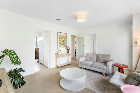 Photo of property in 2/24 Inverness Road, Browns Bay, Auckland, 0630