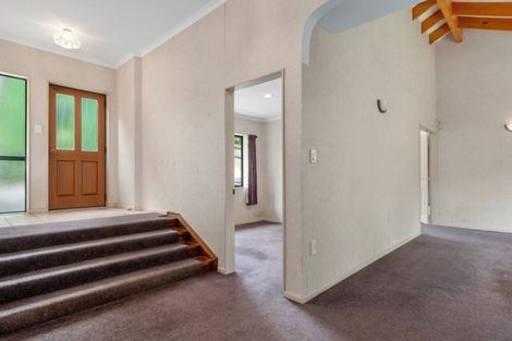 Photo of property in 2 Mulberry Lane, Otaika, 0170