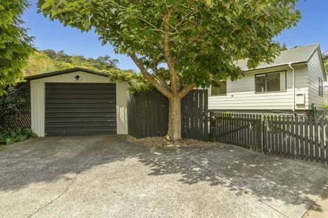 Photo of property in 90 Esmeralda Street, Welcome Bay, Tauranga, 3112