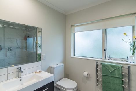 Photo of property in 6 Fleetwood Grove, Waikanae, 5036