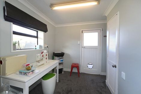Photo of property in 28 Chester Street, Taradale, Napier, 4112