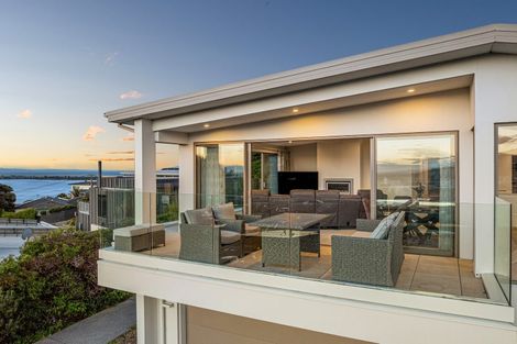 Photo of property in 320 Cannon Hill Crescent, Mount Pleasant, Christchurch, 8081