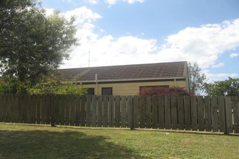Photo of property in 8 Bishoprick Crescent, Te Puke, 3119