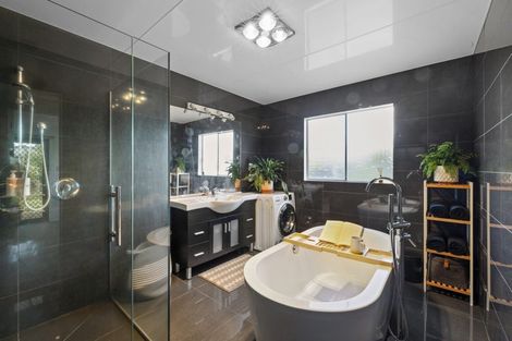 Photo of property in 79 Domett Street, Waitara, 4320