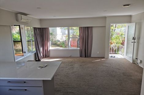 Photo of property in 2/5 Keldale Place, Forrest Hill, Auckland, 0620