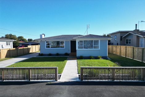 Photo of property in 16 Larnach Street, St Andrews, Hamilton, 3200