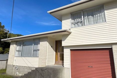 Photo of property in 87a Pinehaven Road, Pinehaven, Upper Hutt, 5019