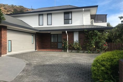 Photo of property in 20 Taupata Street, Redcliffs, Christchurch, 8081