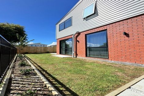 Photo of property in 9a Pukeroa Place, Papakura, 2110