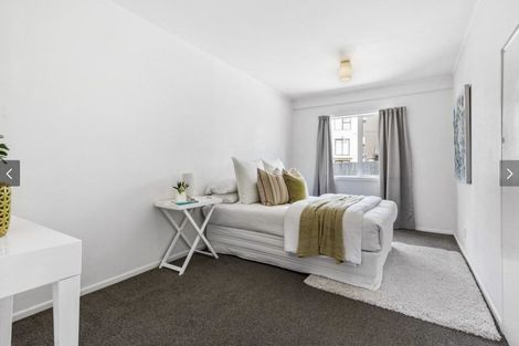 Photo of property in 2/111 Hobsonville Road, West Harbour, Auckland, 0618