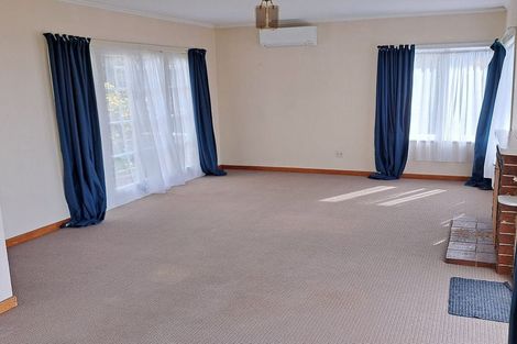 Photo of property in 82 Ocean View Road, Northcote, Auckland, 0627