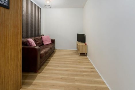 Photo of property in 94 Oaktree Avenue, Browns Bay, Auckland, 0630