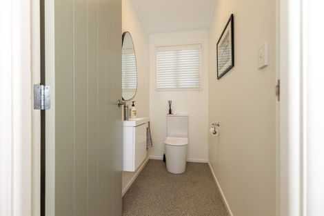 Photo of property in 11 Hadfield Place, Paraparaumu Beach, Paraparaumu, 5032