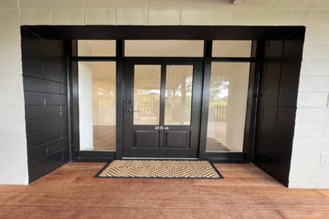 Photo of property in 25 Wirihana Road, Titirangi, Auckland, 0604