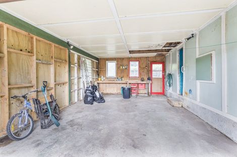 Photo of property in 22 Fyvie Avenue, Tawa, Wellington, 5028