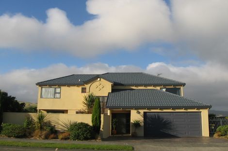 Photo of property in 22 Saint Ives Drive, Camborne, Porirua, 5026