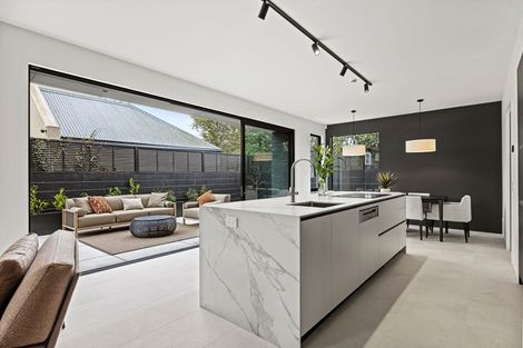 Photo of property in 12 Rhodes Street, Merivale, Christchurch, 8014