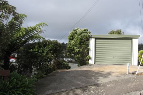 Photo of property in 1 Blandford Way, Newlands, Wellington, 6037