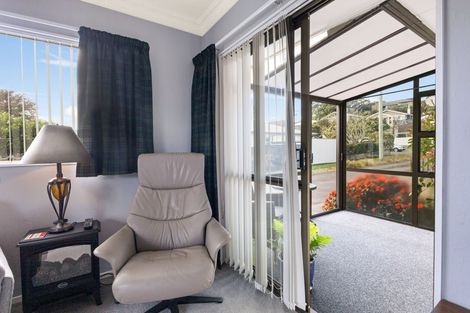 Photo of property in 2/14 Burns Street, Westown, New Plymouth, 4310