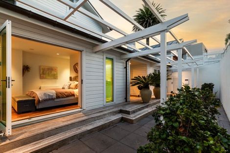 Photo of property in 8 Elizabeth Road, Bluff Hill, Napier, 4110