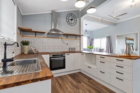 Photo of property in 28 Stirling Street, Te Aroha, 3320