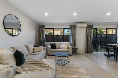 Photo of property in 16 Springcrest Drive, Karaka, Papakura, 2113