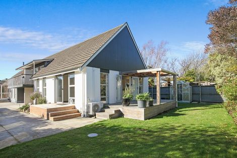 Photo of property in 2/240a Estuary Road, South New Brighton, Christchurch, 8062